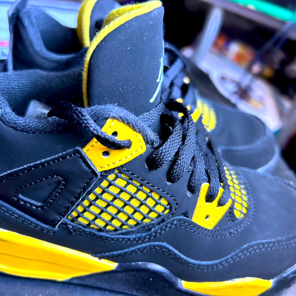 RETRO JORDAN 4